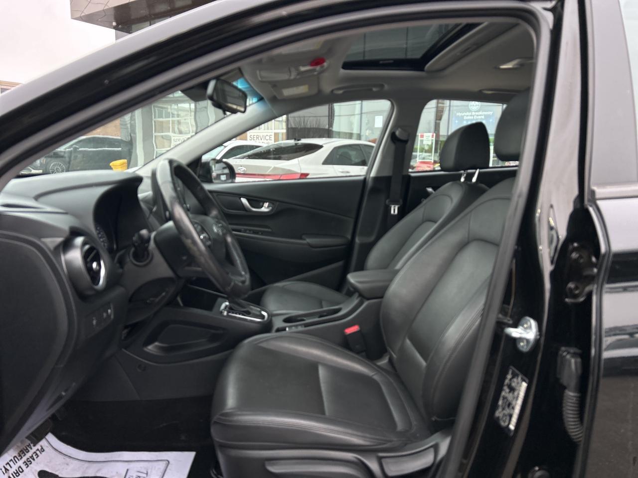 2022 Hyundai KONA Pref AWD Sun & Leather   Starting from 4.49% OAC Photo