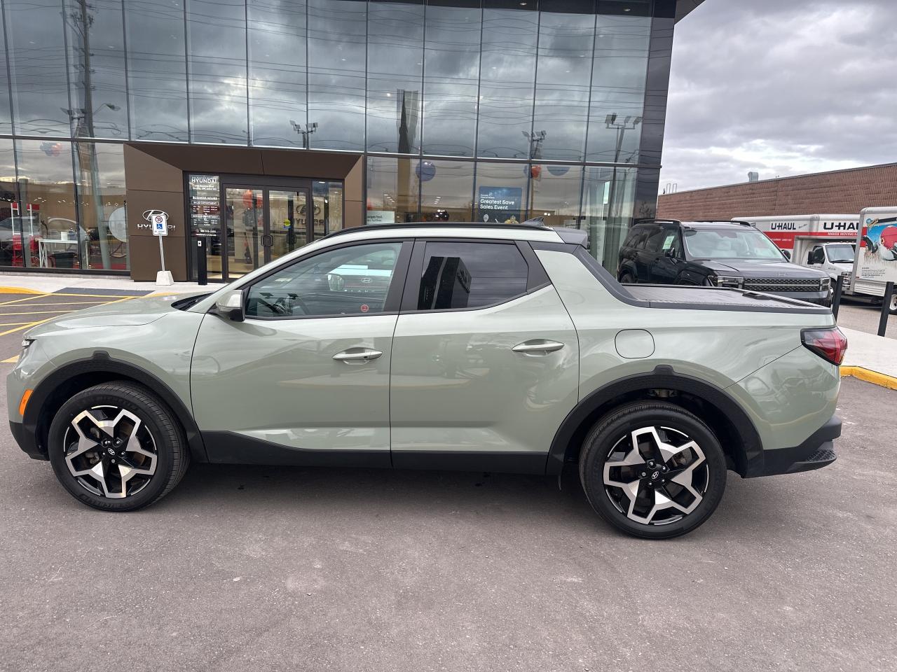 2022 Hyundai Santa Cruz Ultimate AWD wColour Pkg   Starting from 5.29% OAC Photo