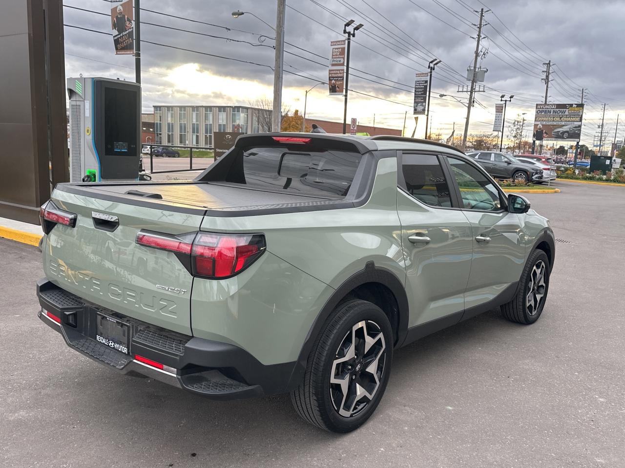 2022 Hyundai Santa Cruz Ultimate AWD wColour Pkg   Starting from 5.29% OAC Photo