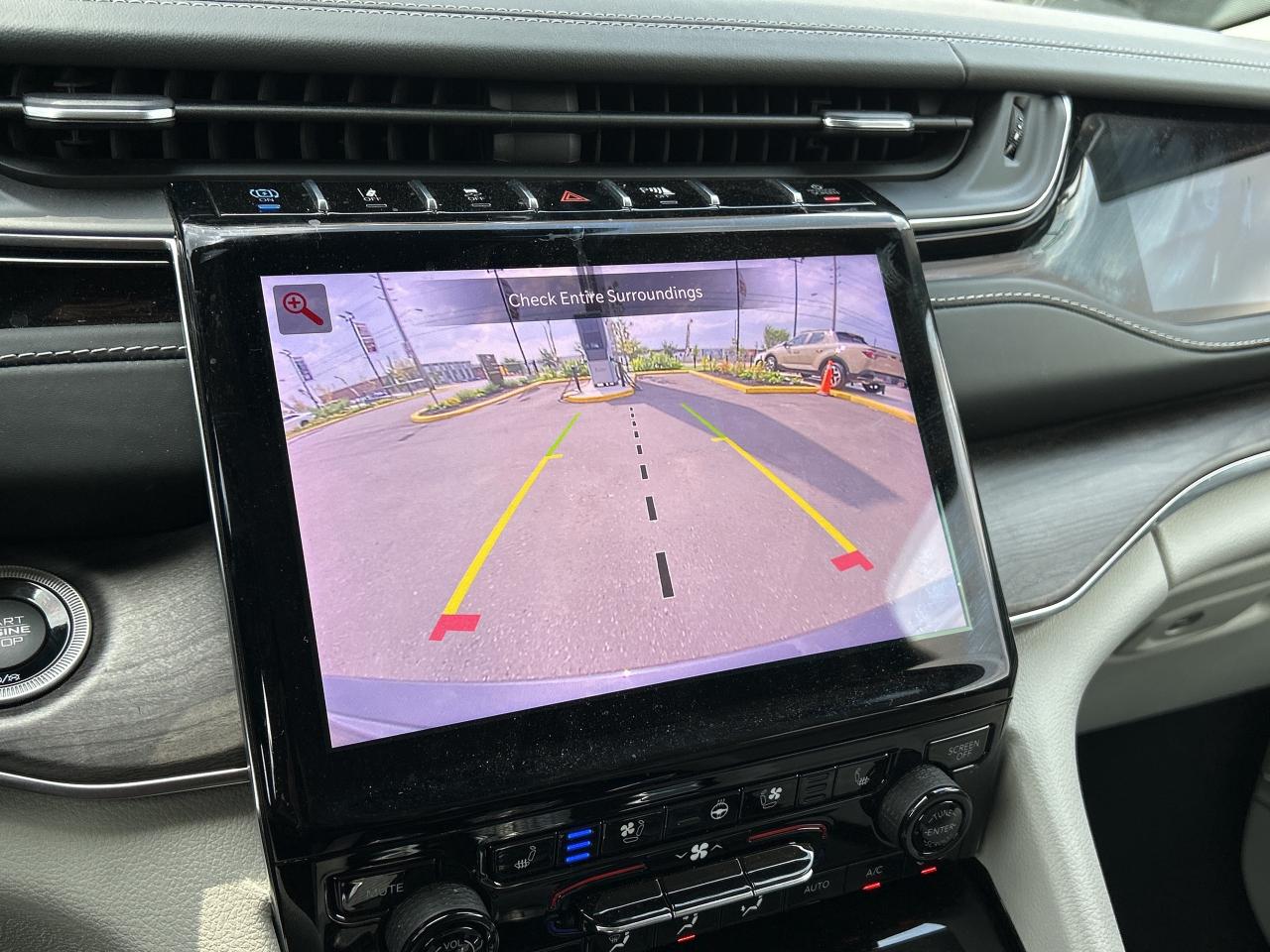 2022 Jeep Grand Cherokee 4xe OVERLAND PHEV AWD   CLEAN CARFAX Photo