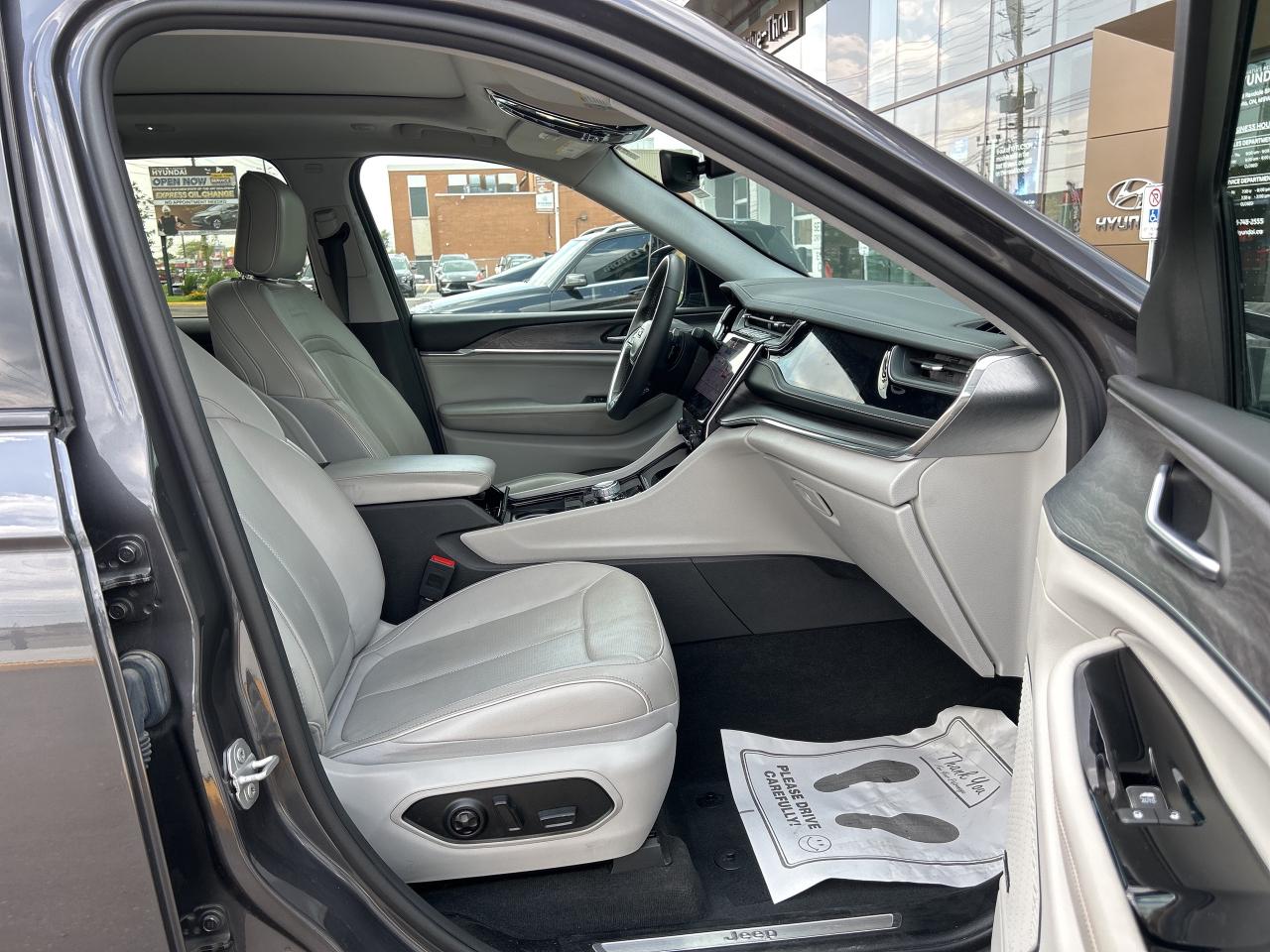 2022 Jeep Grand Cherokee 4xe OVERLAND PHEV AWD   CLEAN CARFAX Photo