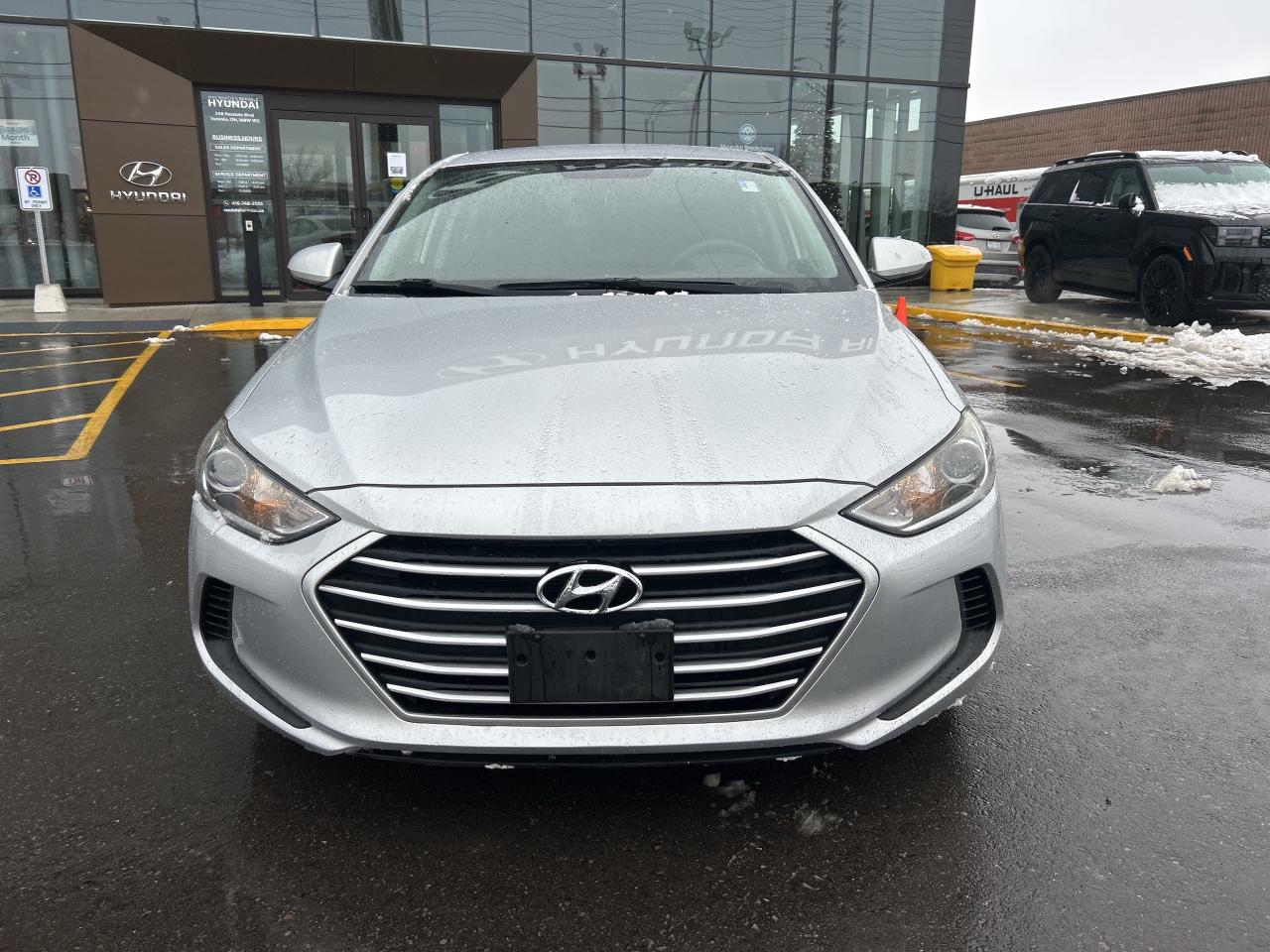 2017 Hyundai Elantra 4dr Sdn Auto LE   CLEAN CARFAX   ONE OWNER Photo