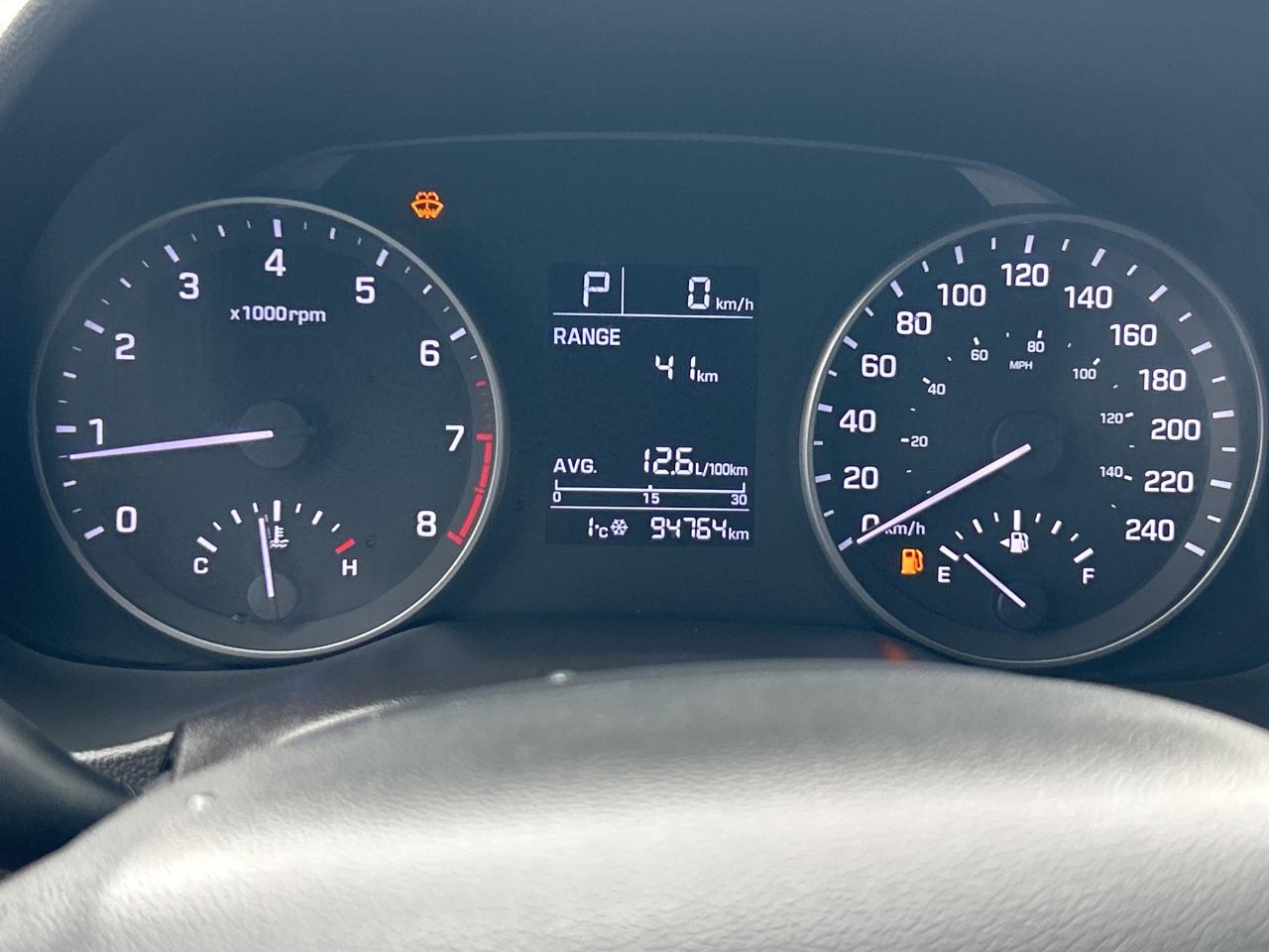 2017 Hyundai Elantra 4dr Sdn Auto LE   CLEAN CARFAX   ONE OWNER Photo