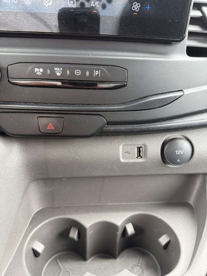 2023 Ford Transit Cargo Van Mid Roof, 30,000 Kms. navigation. Photo