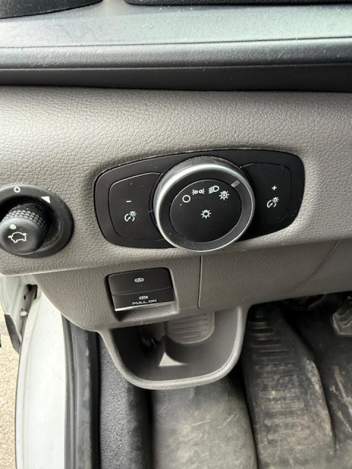 2023 Ford Transit Cargo Van Mid Roof, 30,000 Kms. navigation. Photo