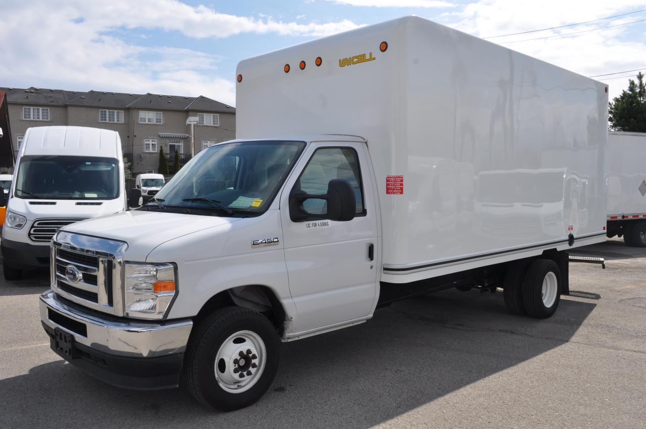 2021 Ford E-Series 16Ft  Box + Ramp Photo