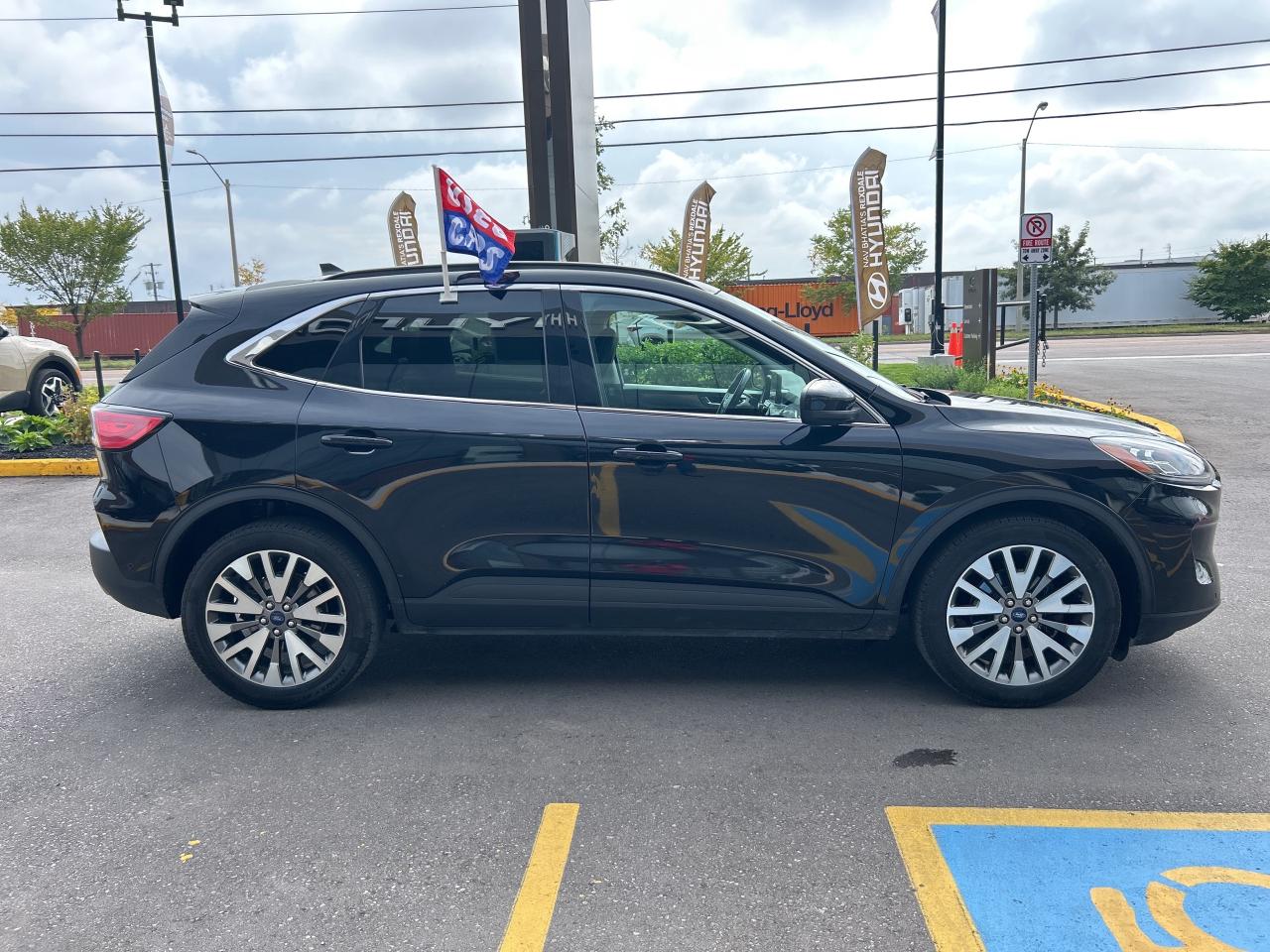 2021 Ford Escape TITANIUM AWD   As is Special Photo