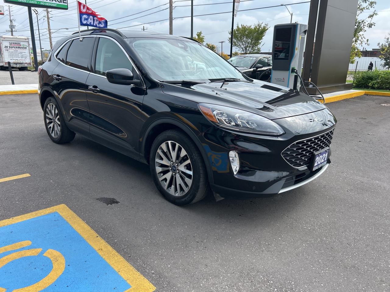 2021 Ford Escape TITANIUM AWD   As is Special Photo