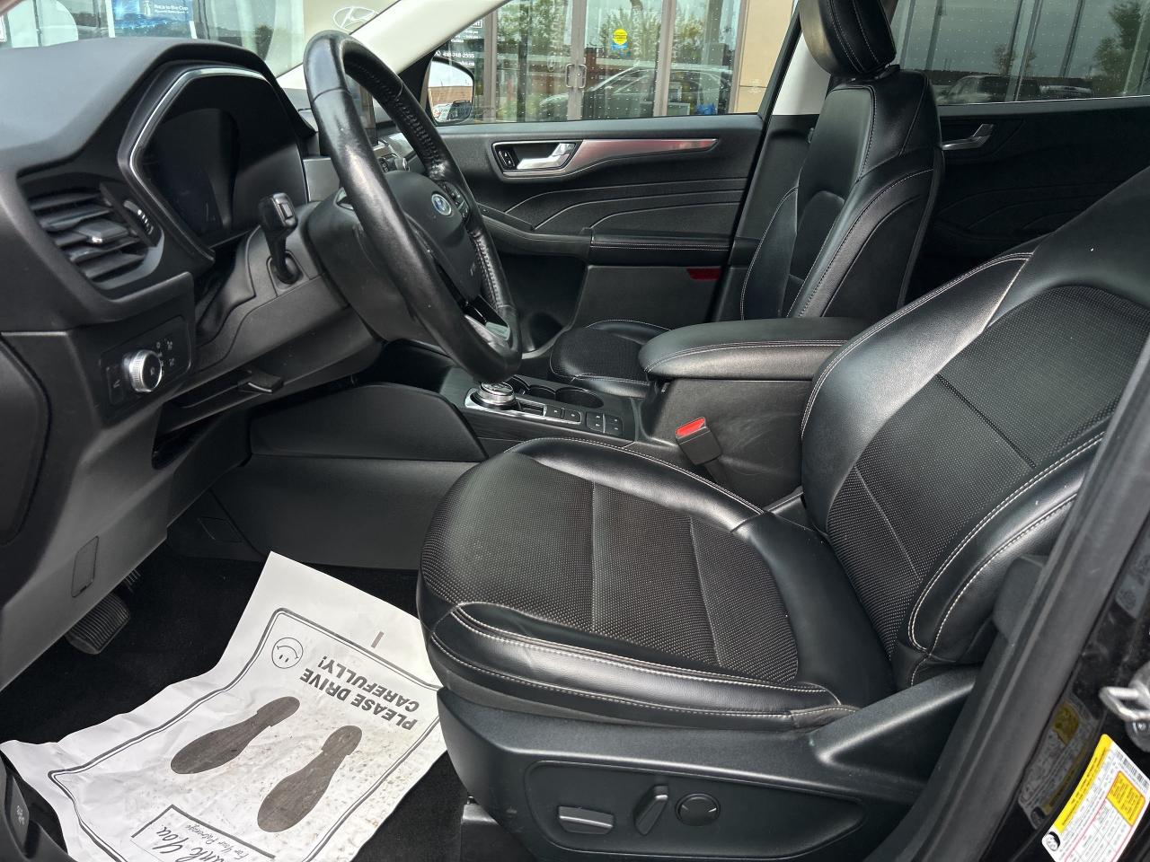 2021 Ford Escape TITANIUM AWD   As is Special Photo