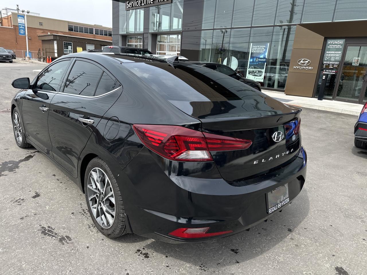 2020 Hyundai Elantra Luxury IVT Photo