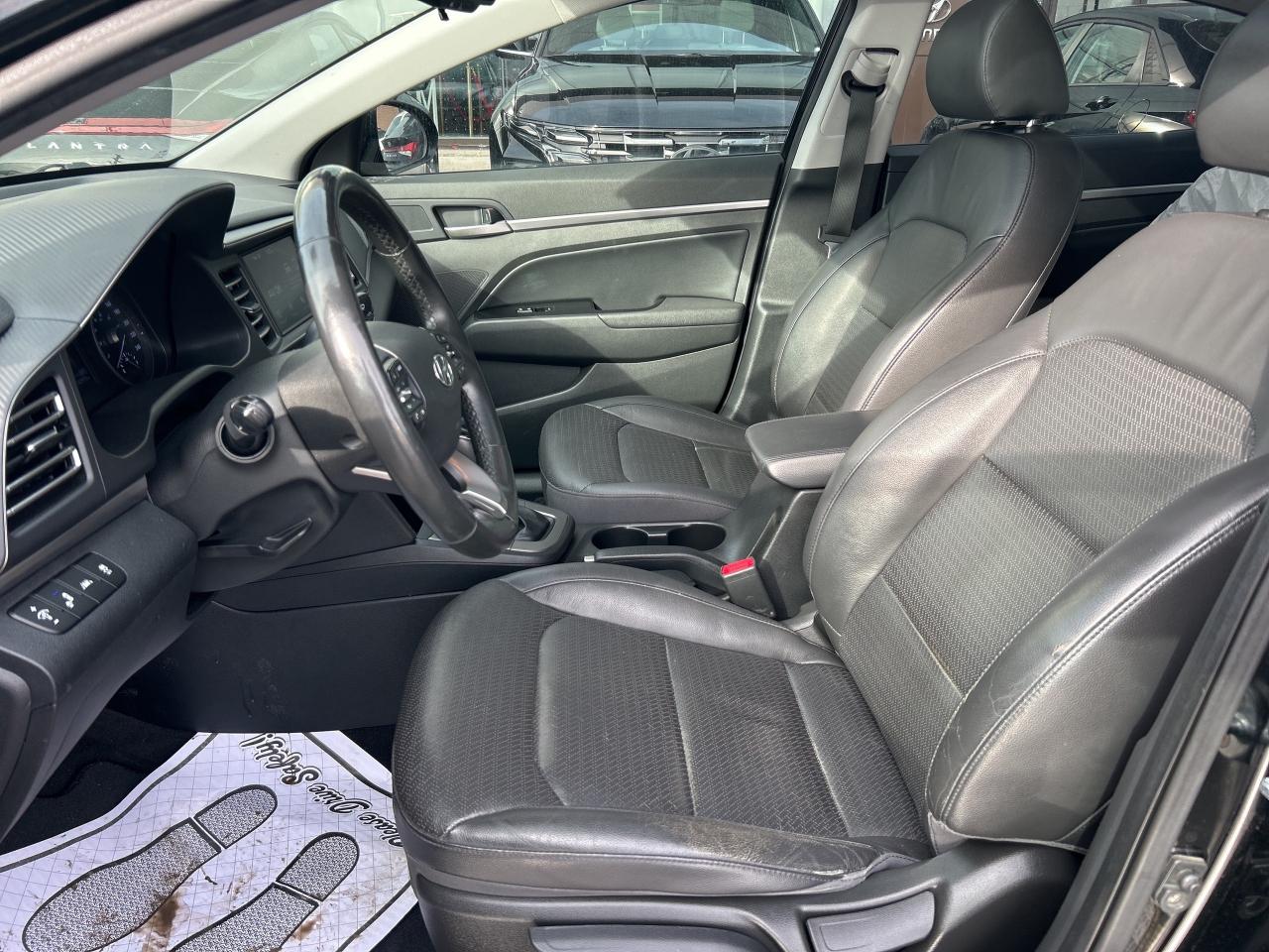 2020 Hyundai Elantra Luxury IVT Photo