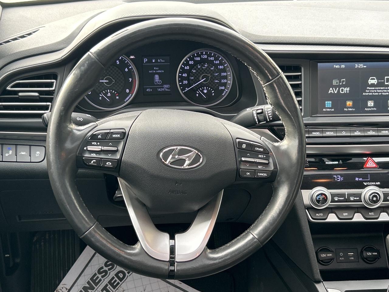 2020 Hyundai Elantra Luxury IVT Photo