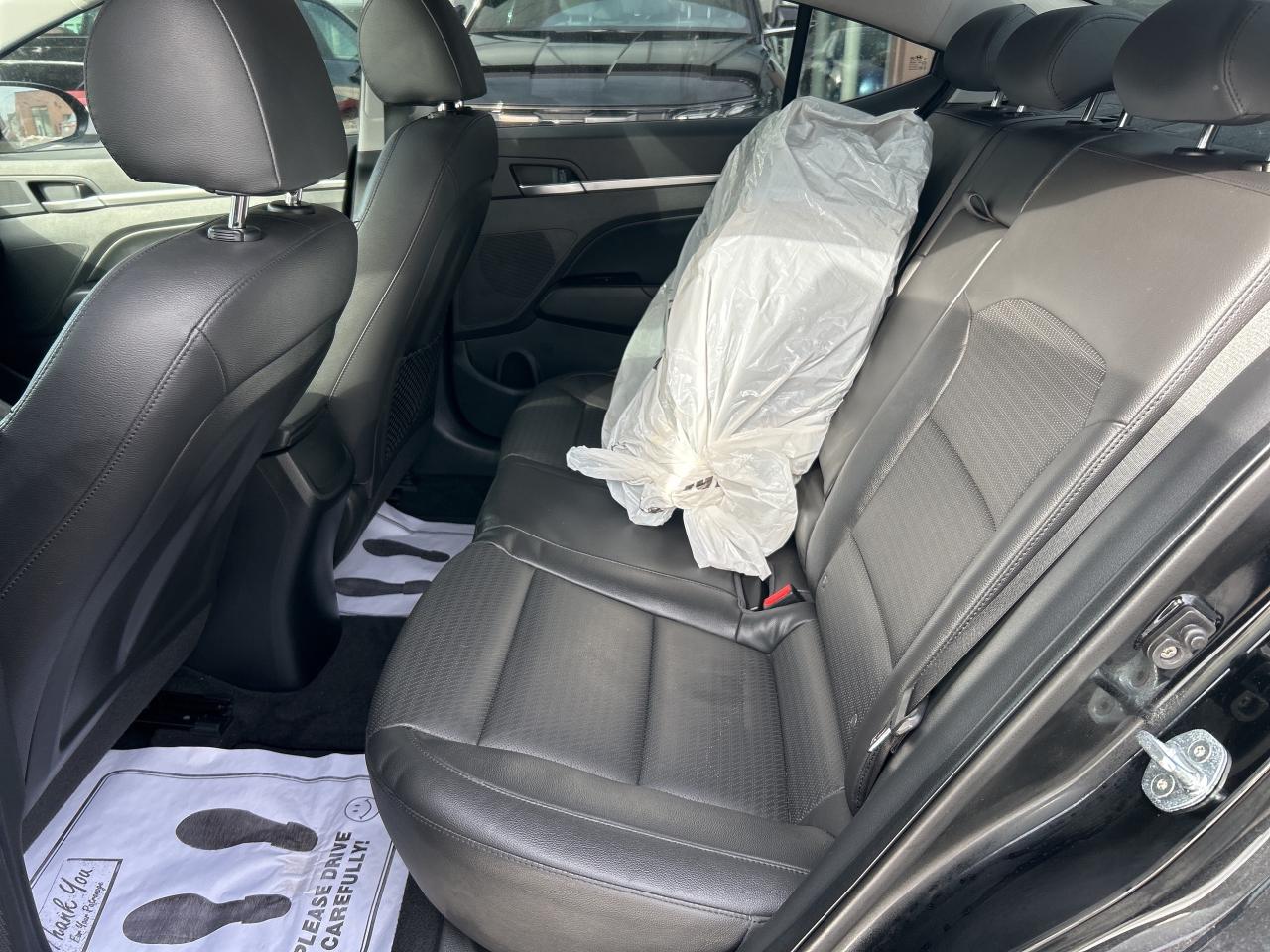 2020 Hyundai Elantra Luxury IVT Photo