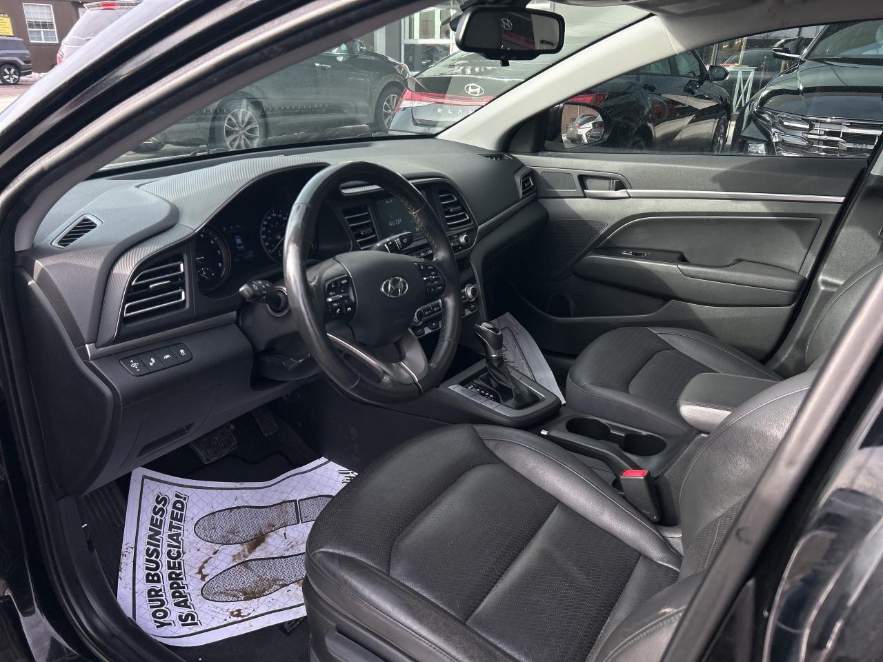 2020 Hyundai Elantra Luxury IVT Photo