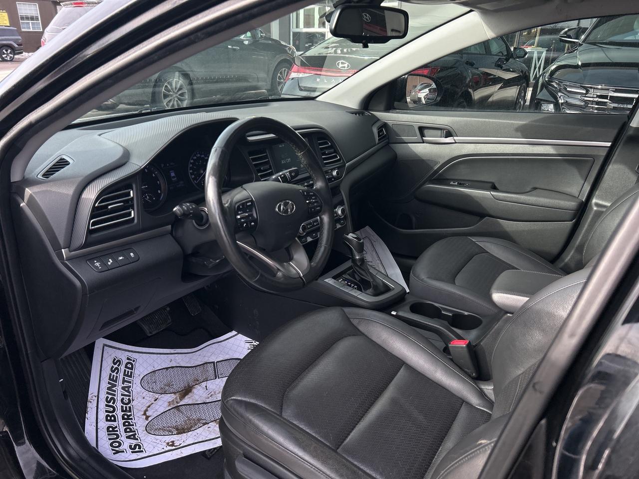 2020 Hyundai Elantra Luxury IVT Photo