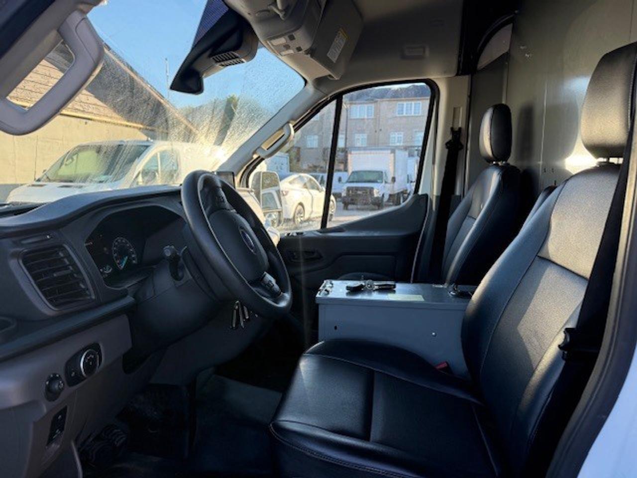 2021 Ford Transit Cargo Van T-350 Mid Roof, Photo4