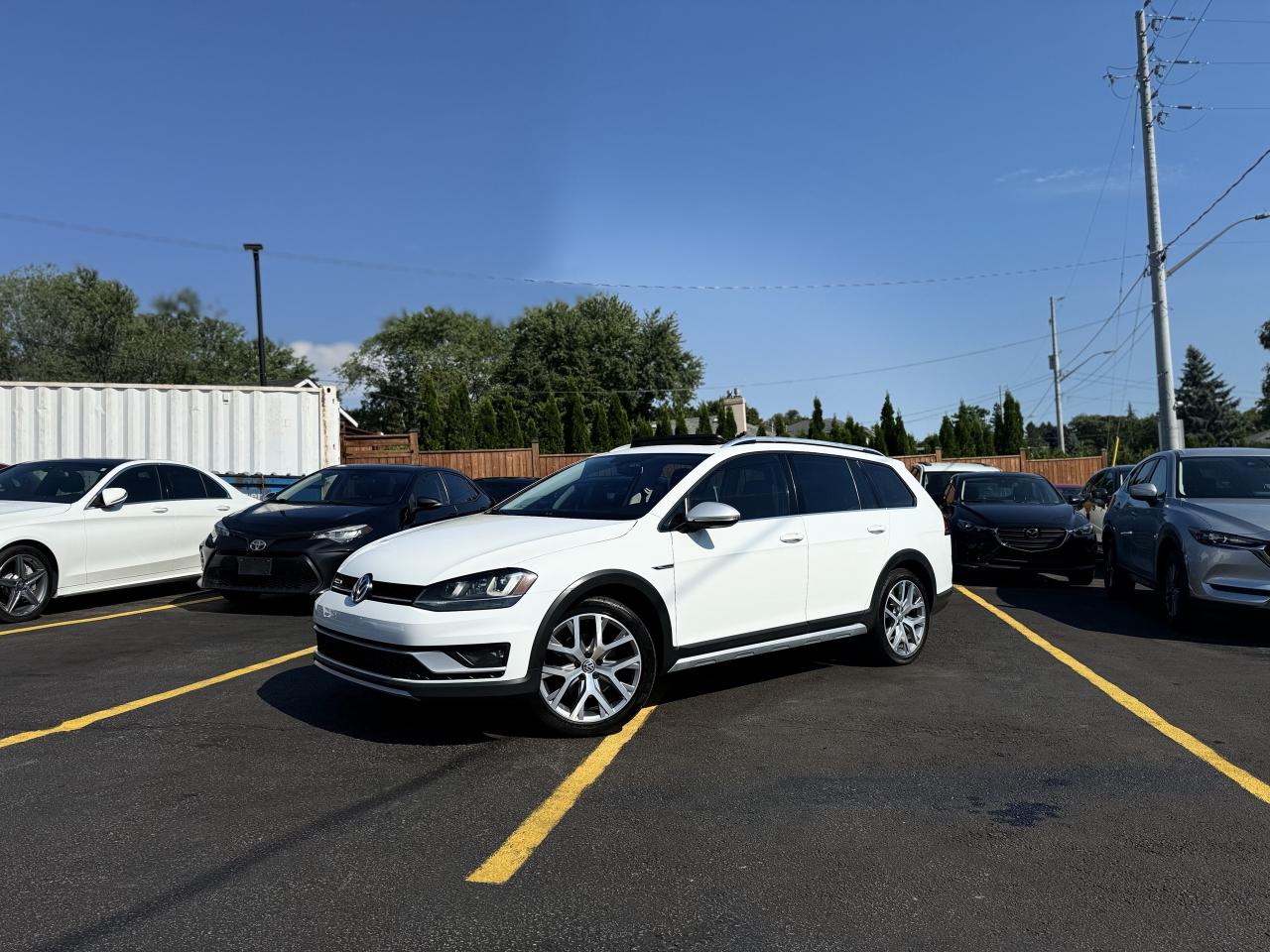 2017 Volkswagen Golf Alltrack Highline   0 Accidents   LOWKMS Photo0
