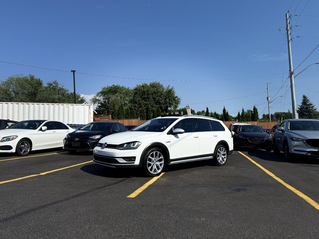 2017 Volkswagen Golf Alltrack Highline   0 Accidents   LOWKMS Photo