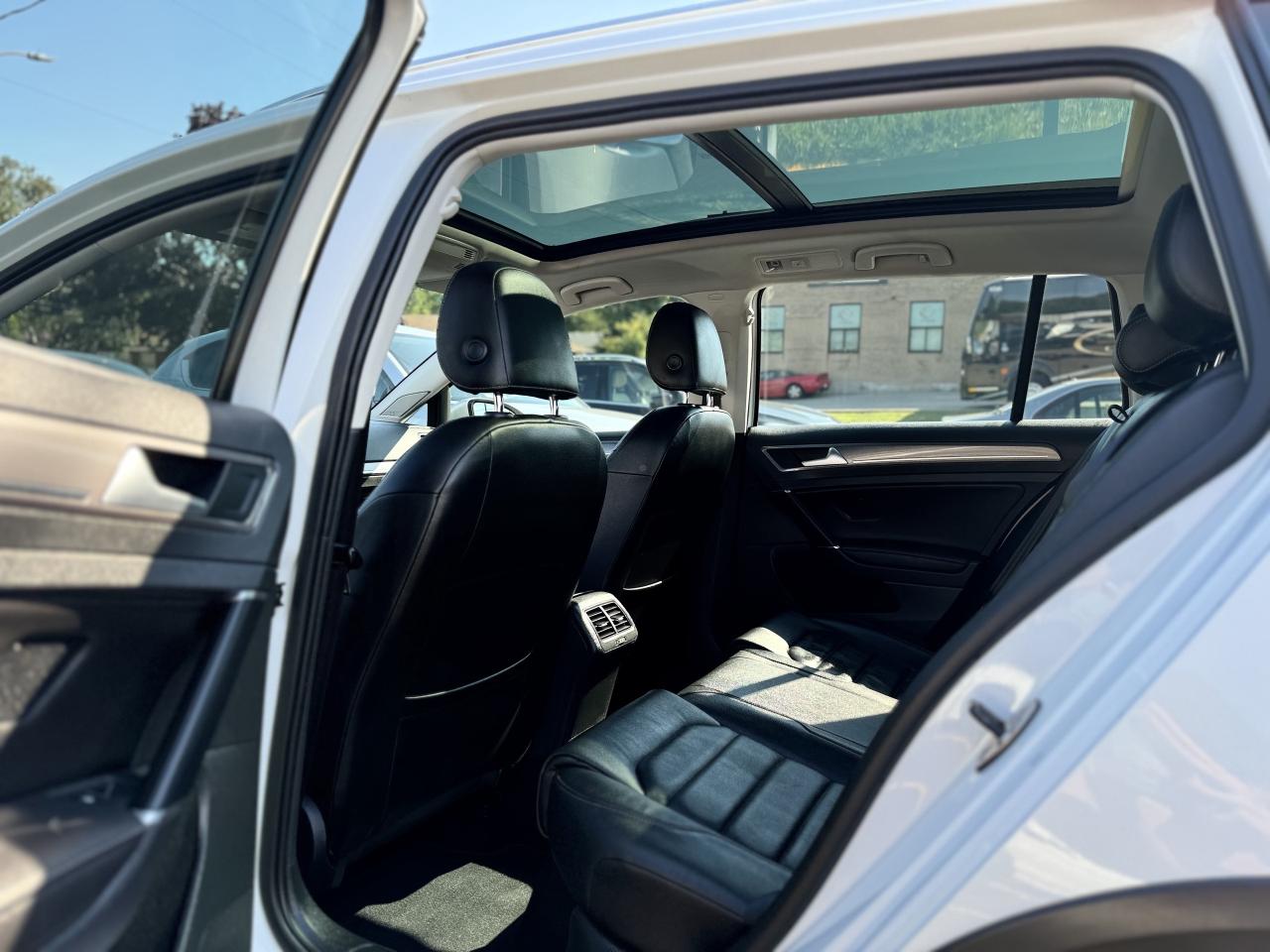 2017 Volkswagen Golf Alltrack Highline   0 Accidents   LOWKMS Photo