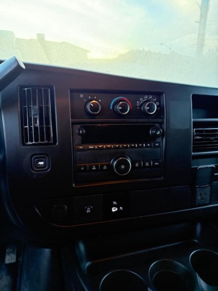 2020 Chevrolet Express Extended, V6, Fully loaded. Certified. Photo