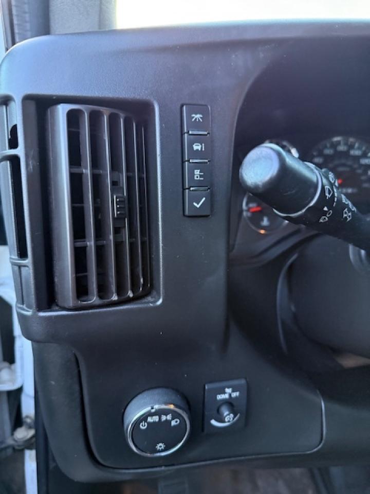 2020 Chevrolet Express Extended, V6, Fully loaded. Certified. Photo