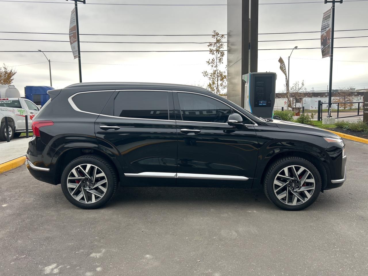 2023 Hyundai Santa Fe Ultimate Calligraphy AWD   Starting from 5.29% OAC Photo