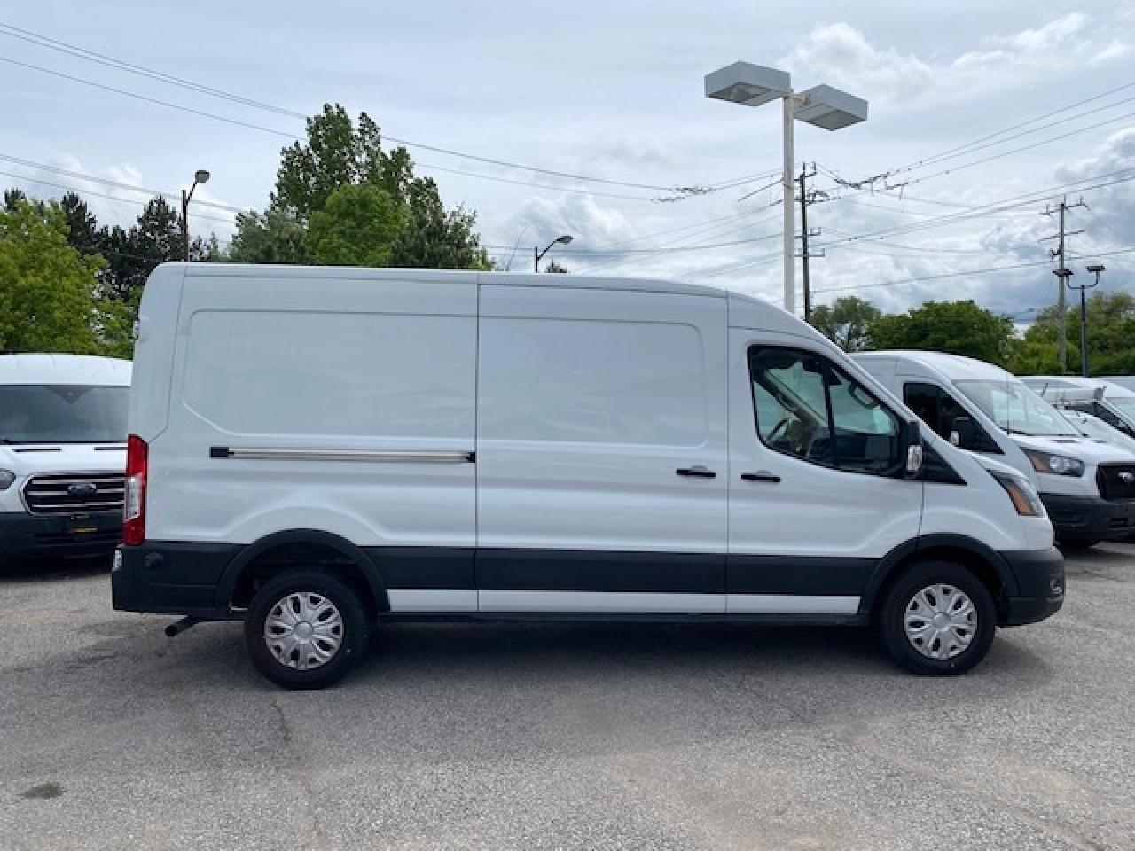 2020 Ford Transit Cargo Van Mid roof Transit. 91,000 Kms Photo3