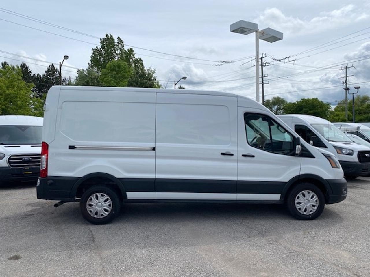 2020 Ford Transit Cargo Van Mid roof Transit. 91,000 Kms Photo3