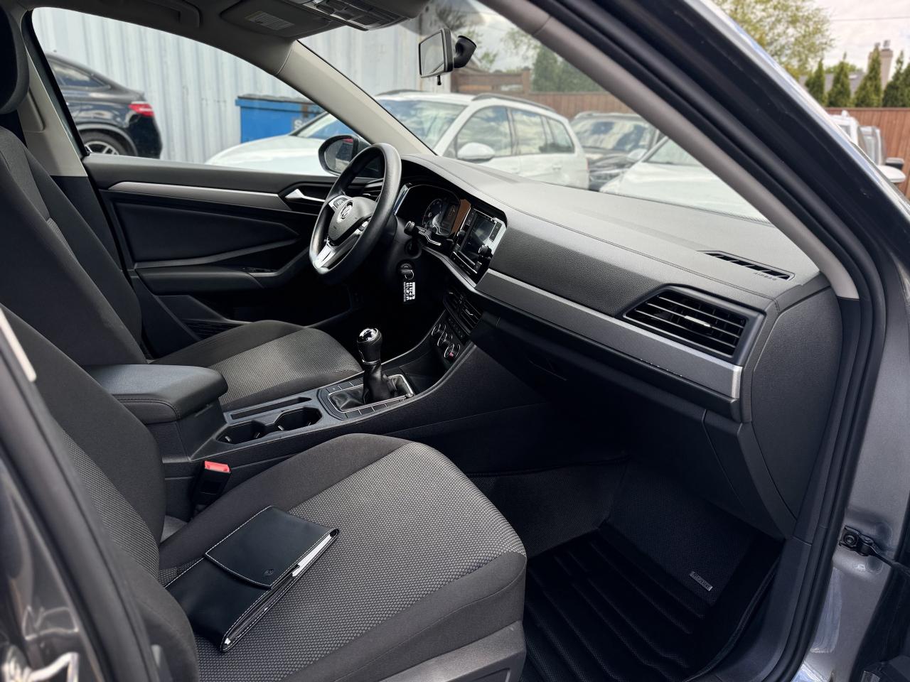 2021 Volkswagen Jetta Comfortline Manual / CleanCarfax! Photo