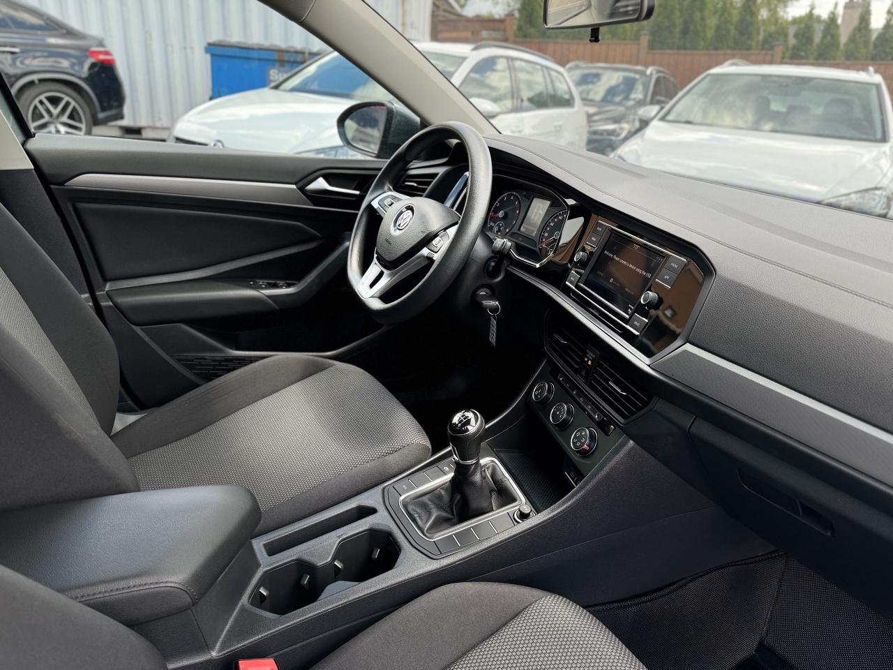 2021 Volkswagen Jetta Comfortline Manual / CleanCarfax! Photo