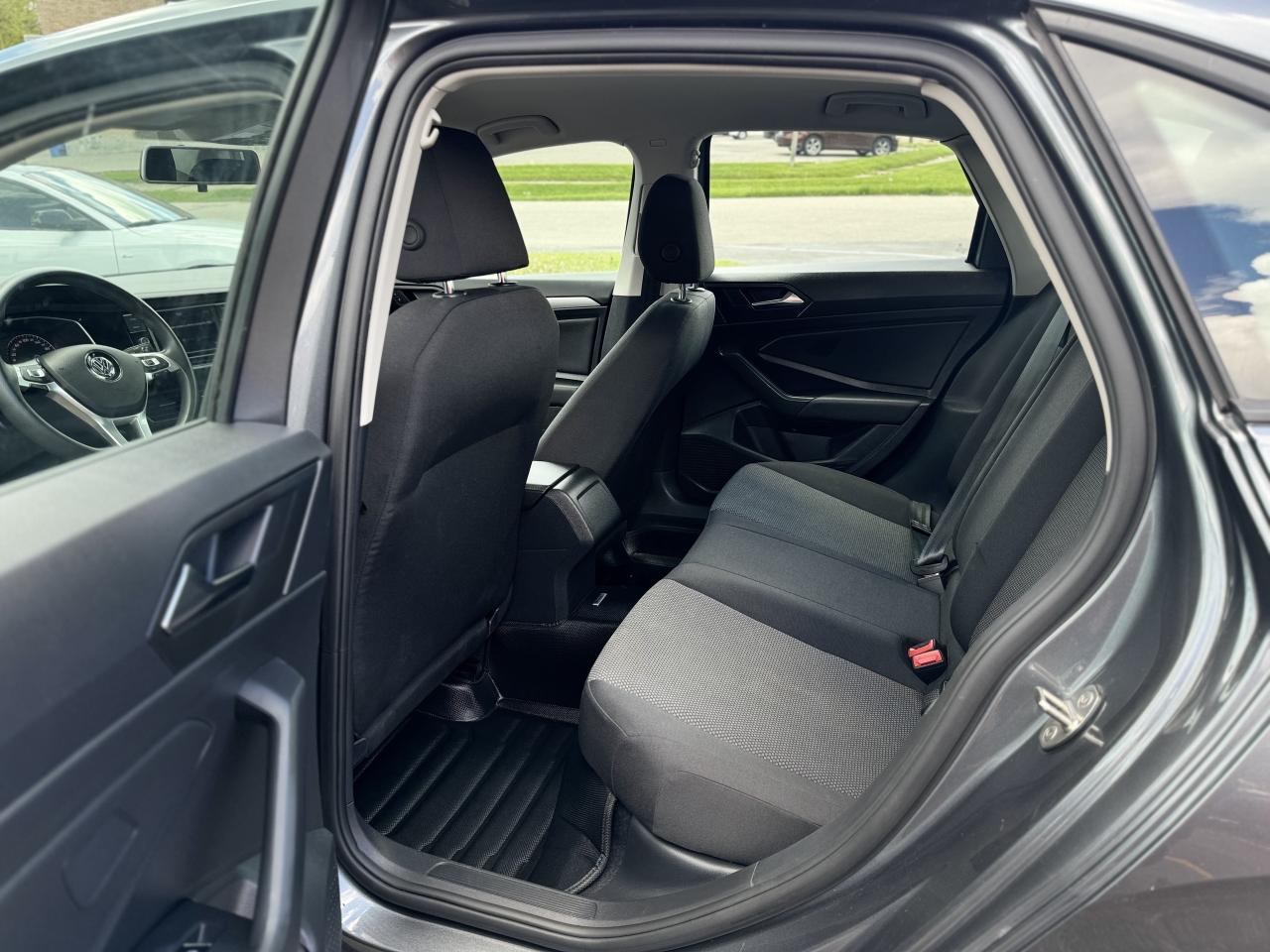 2021 Volkswagen Jetta Comfortline Manual / CleanCarfax! Photo