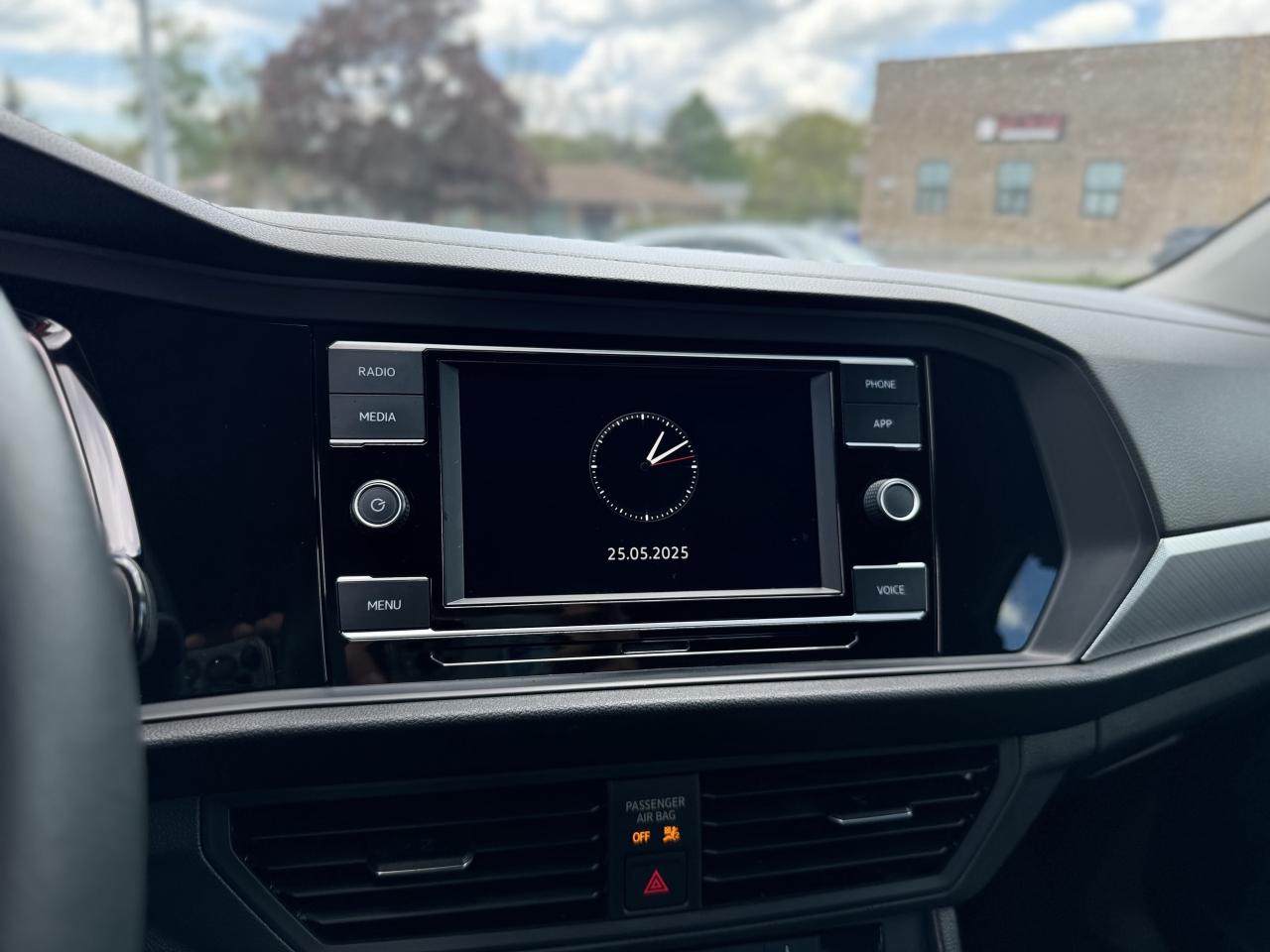 2021 Volkswagen Jetta Comfortline Manual / CleanCarfax! Photo