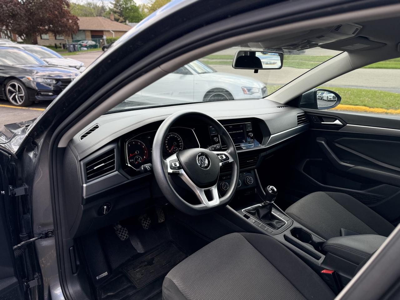 2021 Volkswagen Jetta Comfortline Manual / CleanCarfax! Photo