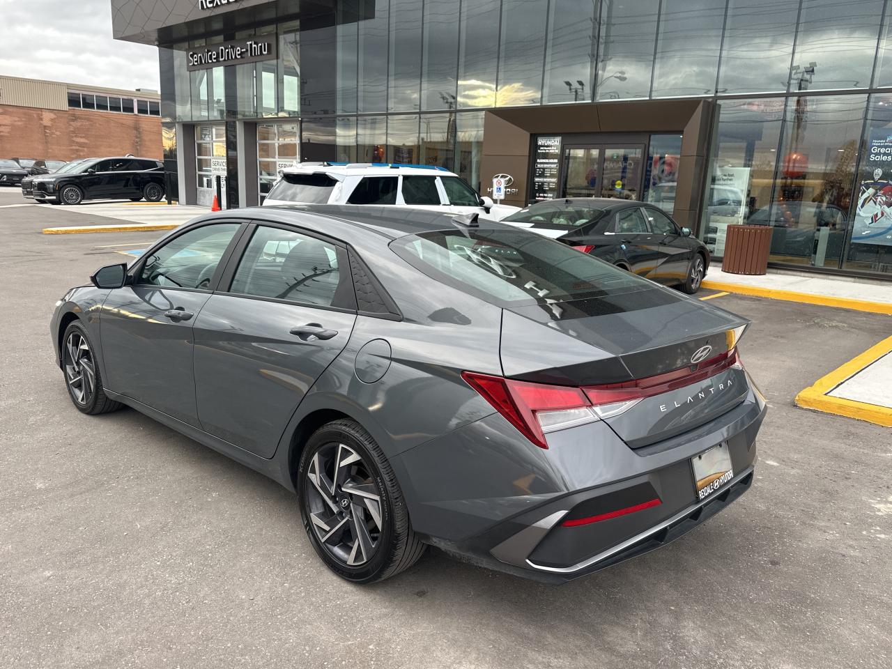 2024 Hyundai Elantra Preferred IVT w-Tech Pkg   Starting from 4.49% OAC Photo