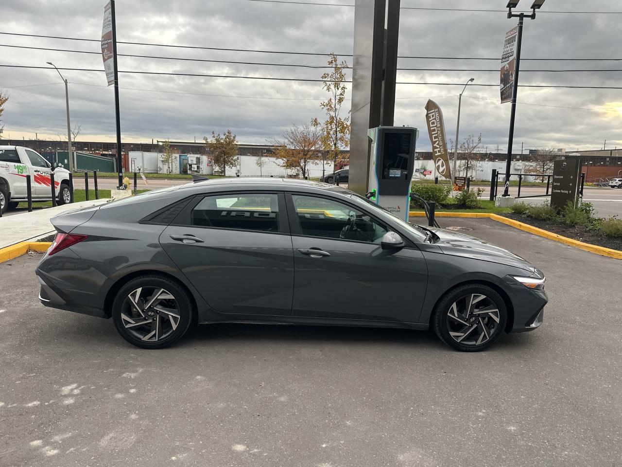 2024 Hyundai Elantra Preferred IVT w-Tech Pkg   Starting from 4.49% OAC Photo