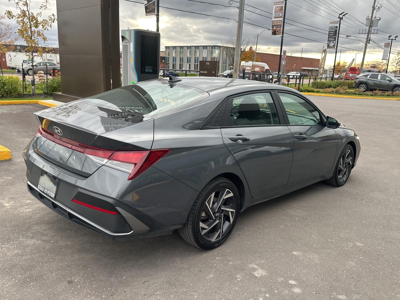 2024 Hyundai Elantra Preferred IVT w-Tech Pkg   Starting from 4.49% OAC Photo