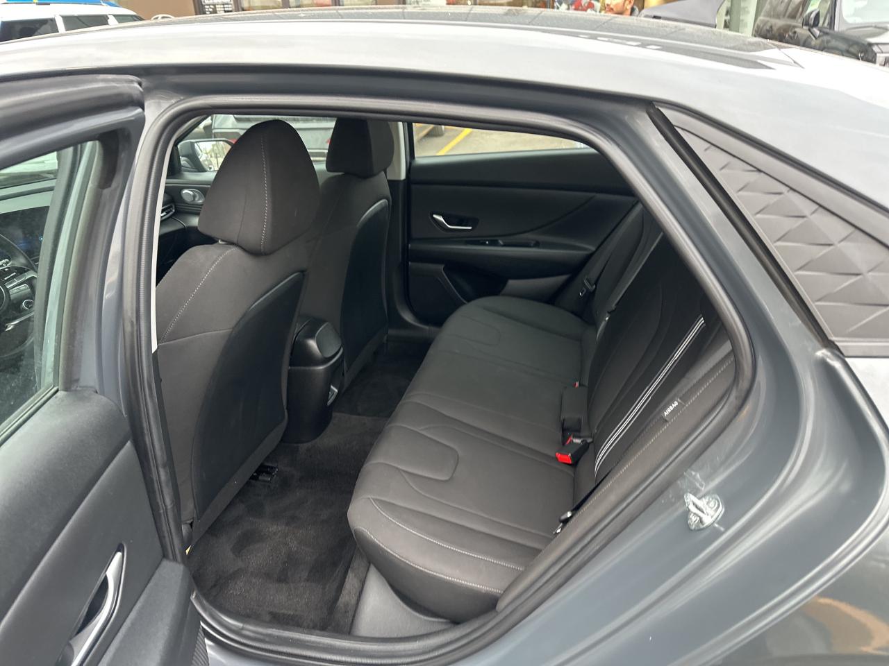 2024 Hyundai Elantra Preferred IVT w-Tech Pkg   Starting from 4.49% OAC Photo