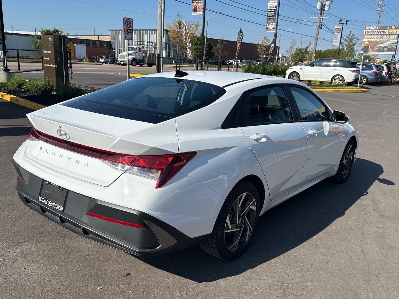 2025 Hyundai Elantra Preferred IVT w-Tech Pkg   Starting from 4.49% OAC Photo