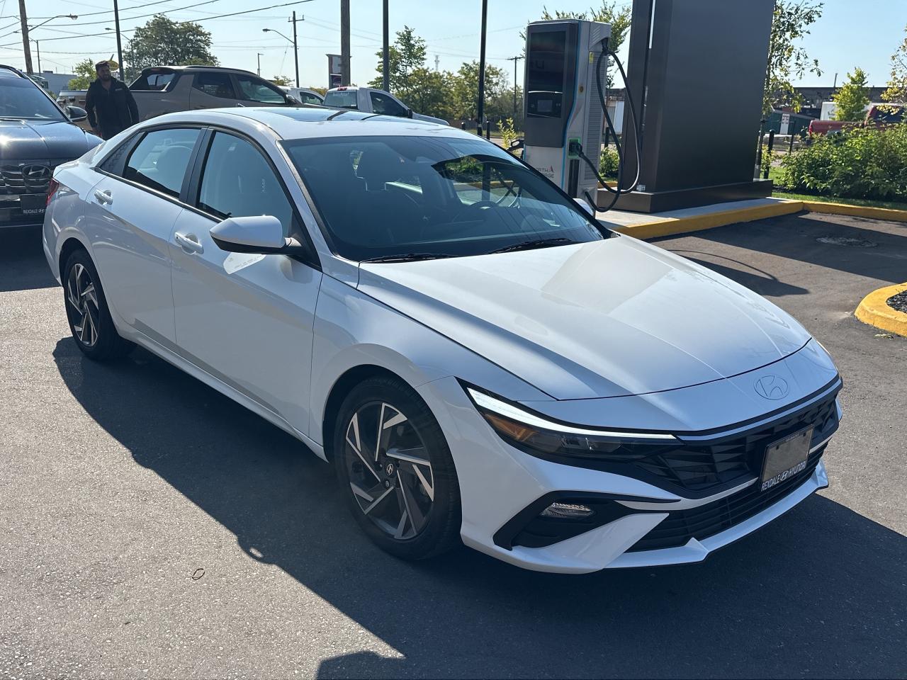 2025 Hyundai Elantra Preferred IVT w-Tech Pkg   Starting from 4.49% OAC Photo