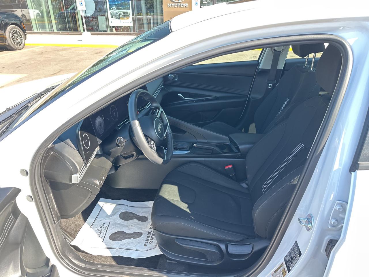 2025 Hyundai Elantra Preferred IVT w-Tech Pkg   Starting from 4.49% OAC Photo