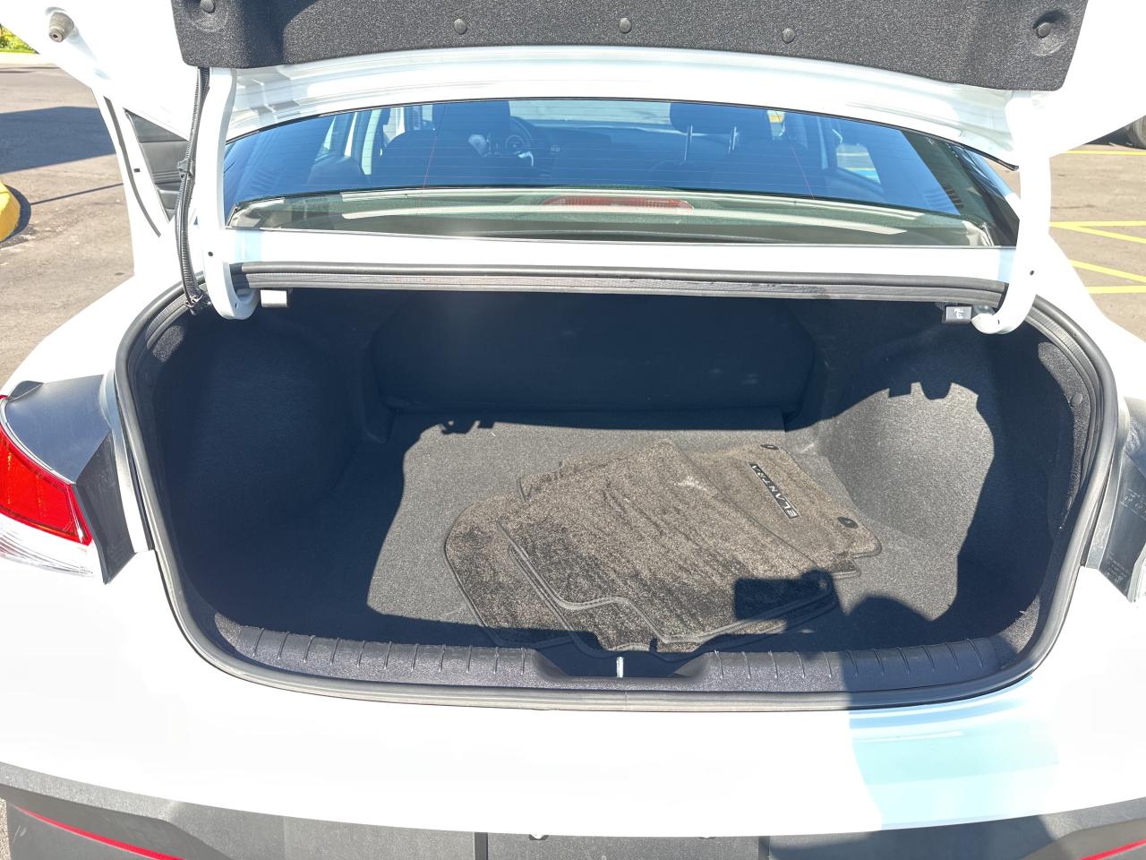 2025 Hyundai Elantra Preferred IVT w-Tech Pkg   Starting from 4.49% OAC Photo