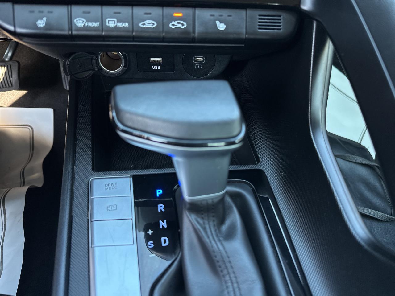 2025 Hyundai Elantra Preferred IVT w-Tech Pkg   Starting from 4.49% OAC Photo