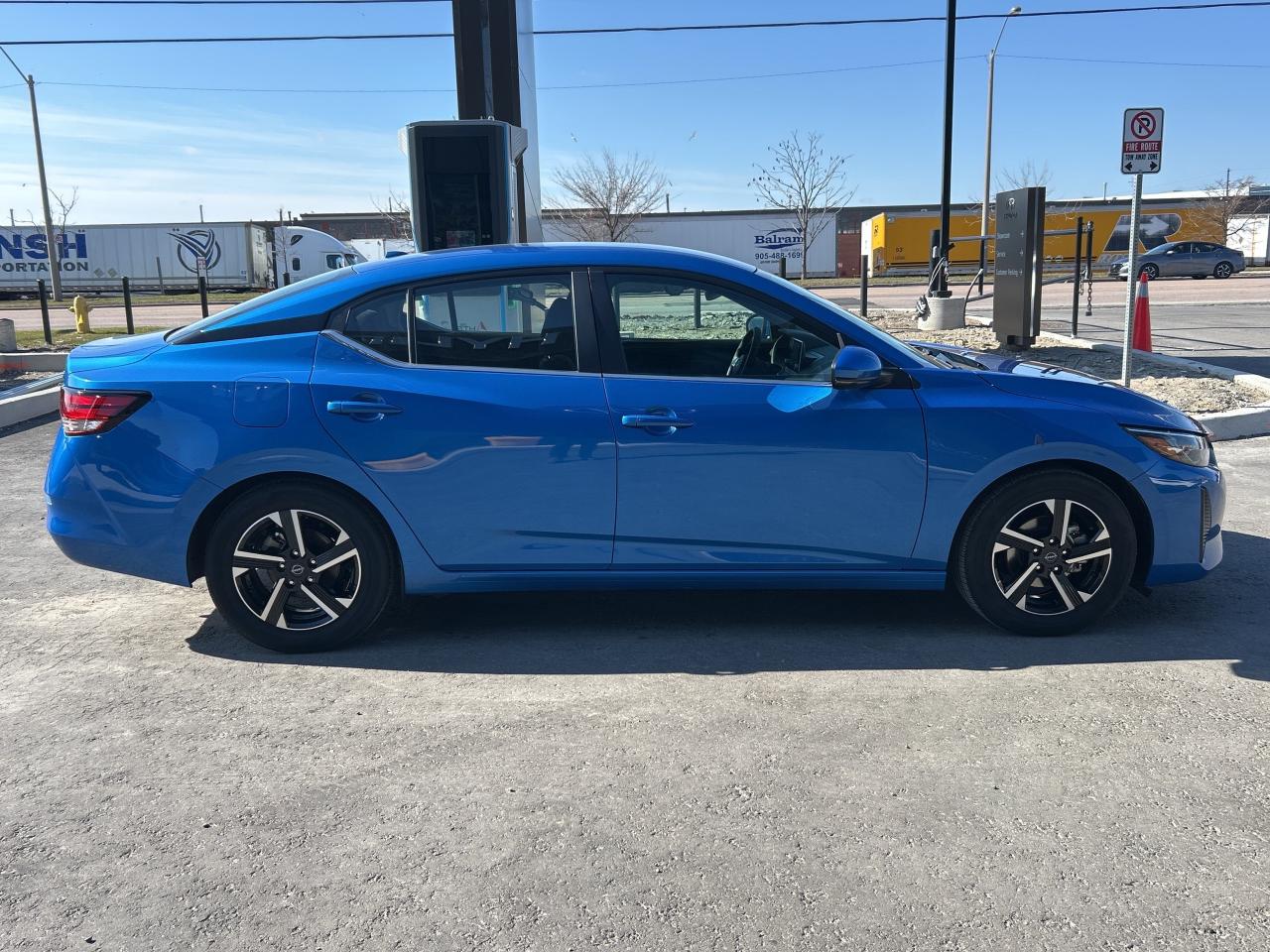 2024 Nissan Sentra SV CVT Photo
