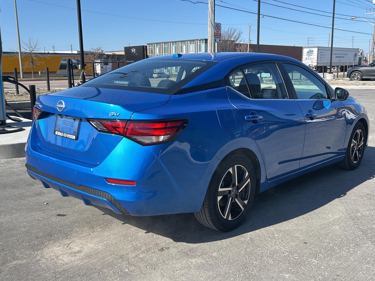 2024 Nissan Sentra SV CVT Photo4