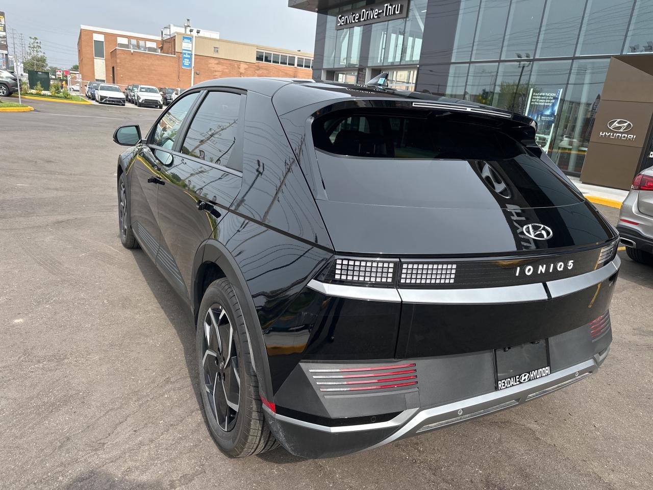 2024 Hyundai IONIQ 5 Preferred RWD Long Range   Starting from 3.99% OAC Photo4