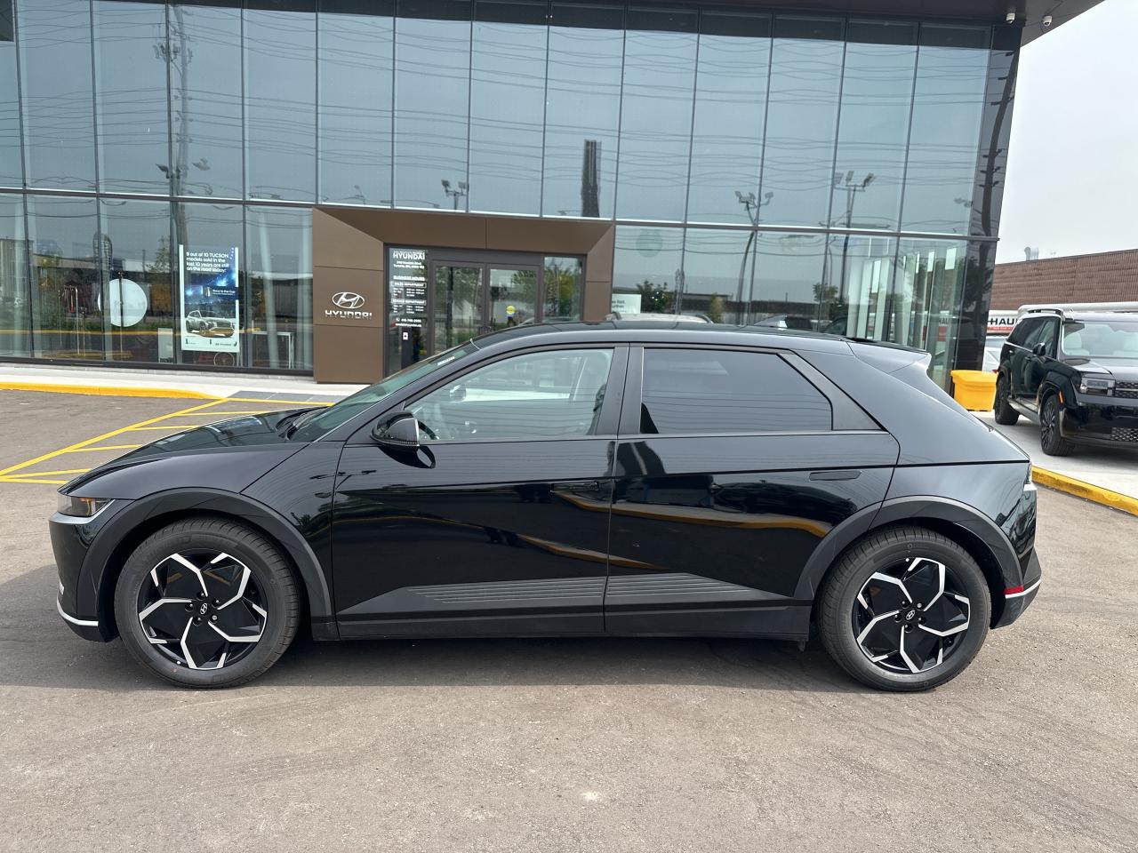 2024 Hyundai IONIQ 5 Preferred RWD Long Range   Starting from 3.99% OAC Photo3