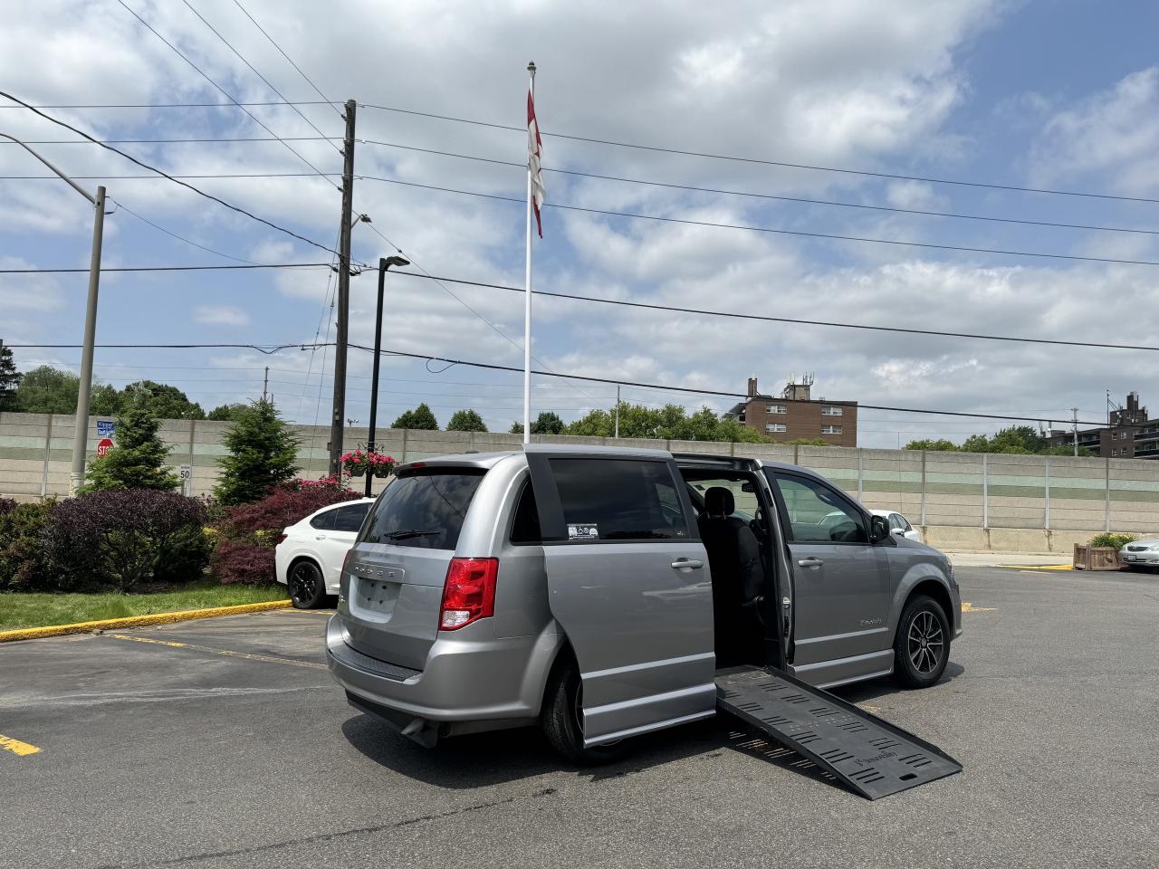 2019 Dodge Grand Caravan Wheelchair Accessible   LOW KMS! Photo