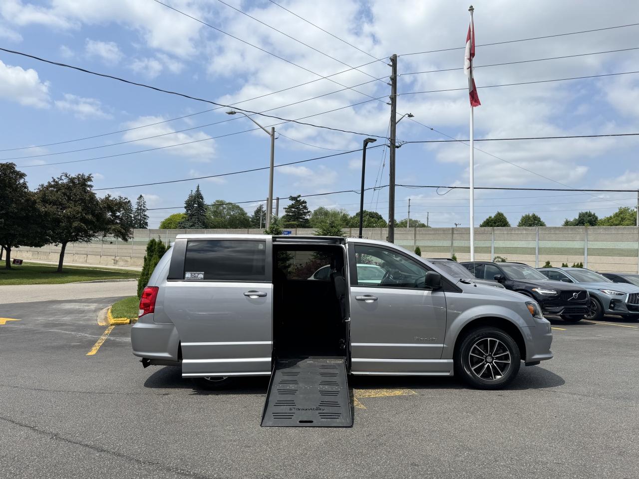 2019 Dodge Grand Caravan Wheelchair Accessible   LOW KMS! Photo