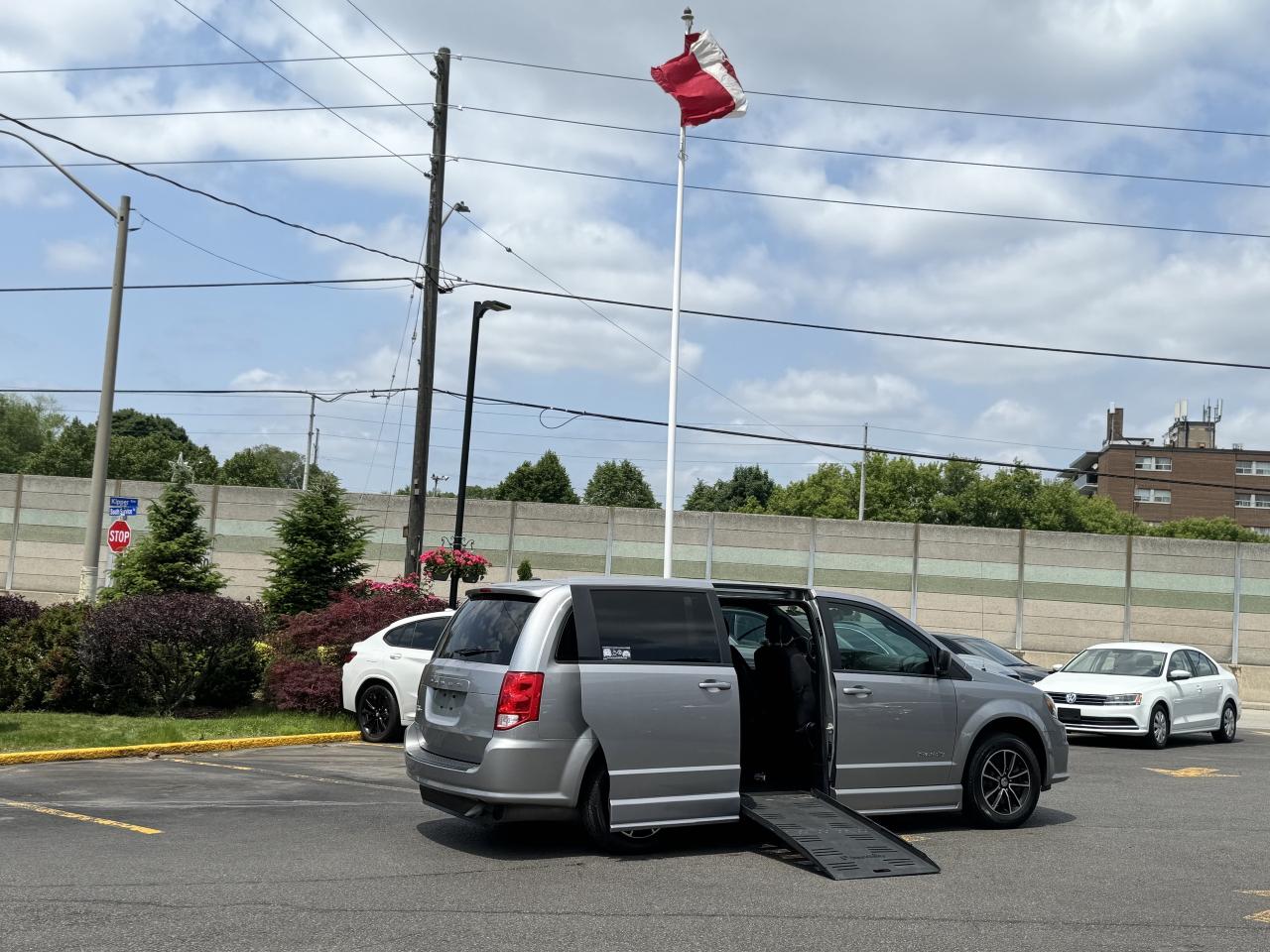 2019 Dodge Grand Caravan Wheelchair Accessible   LOW KMS! Photo