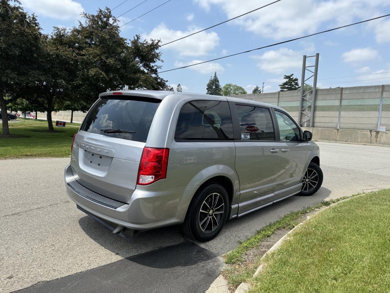 2019 Dodge Grand Caravan Wheelchair Accessible   LOW KMS! Photo